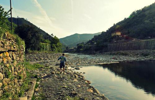 Casa Celestine in Via Orsini Isolabona Liguria Italy Sleeps 5 - Foto 30