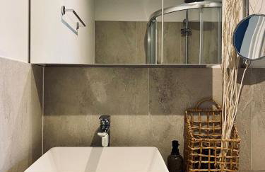 The Village View Apartment - Photo 12