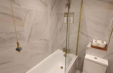 Luxurious Flat 19min from London, 7min to station - Photo 15