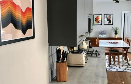 Flat1Hove- renovated, 2BR, patio, beach, free onsite parking - Foto 7