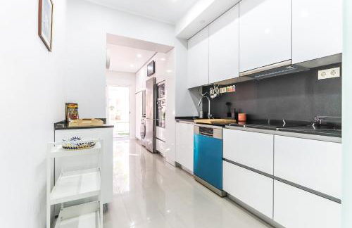 Vita Portucale ! Moscavide Casa Branca w/ Terrace - Photo 6