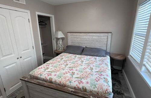 Beach Block Parking Modern Decor Porch - Foto 6