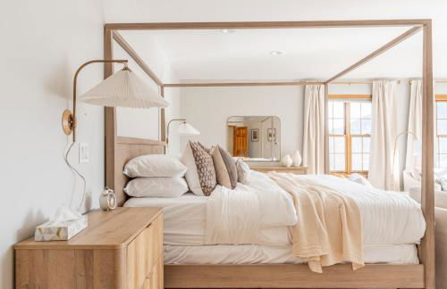 8BR Luxury Maplewood Manor, Hot Tub & Fire Pit - Foto 37