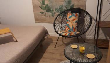 Studio 23 m2, proche centre, calme, WIFI, pk - Photo 3