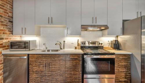 Ideal Spot Near 4th Street Live & Local Dining - Foto 3