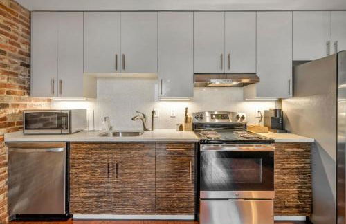 Ideal Spot Near 4th Street Live & Local Dining - Foto 3