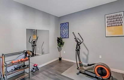 Peaceful Pocono Home with Hot Tub, gym, & office - Foto 15