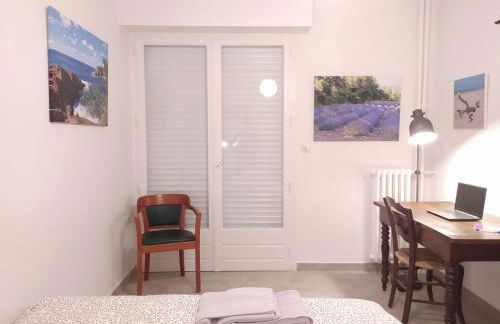 KO T2 avec grand balcon filant, Wifi, Clim à 4 min Remparts - Photo 19