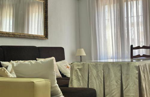 Apartamento luminoso con patio privado junto a la Plaza de Toros de Montoro - Foto 1