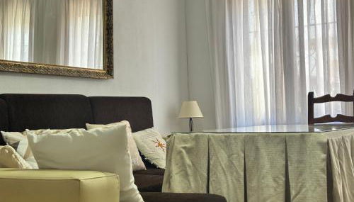 Apartamento luminoso con patio privado junto a la Plaza de Toros de Montoro - Foto 1