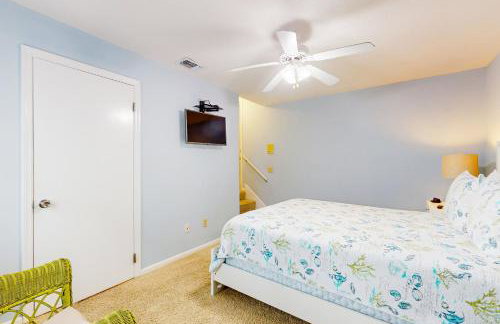 Ocean-view townhome with balcony & W/D - walk to beach - dog-friendly - Foto 14