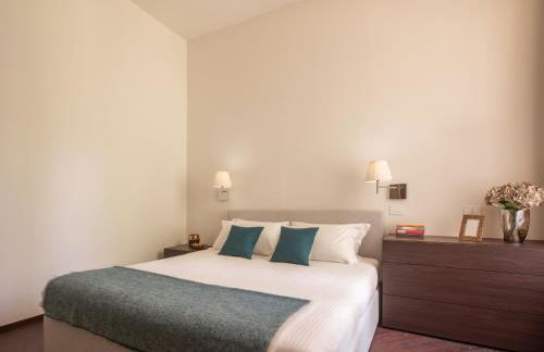 Sant'Ambrogio Luxury Apartment R&R - Photo 20