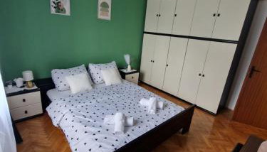 The View - Photo 4, wardrobe