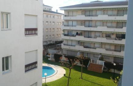 Passeig Maritim Apartment - Photo 11