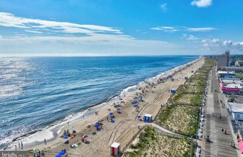 Spacious Private 2BR-2BA I Pool I Garage I Central - Foto 31