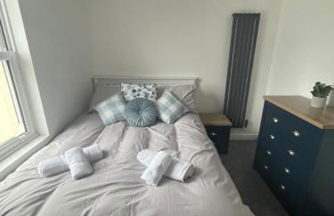 3 Bed house near Tenby with Hot Tub - Photo 38