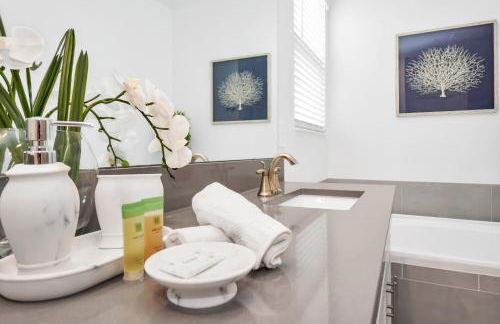 Spacious Villa near Disney w/Pool ,Game room - Foto 46