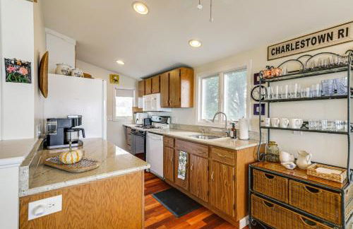 Dock and Water Access Charlestown Beach Escape! - Foto 6