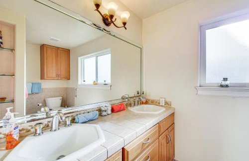 Oceanfront Castle with Hot Tub and Game Room - Foto 29