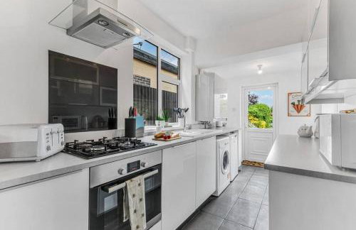 Relaxing 3 Bedroom Stay with Private TVs Near Ashby - Foto 16