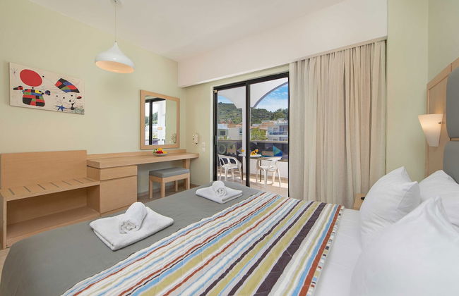 Sunny Days Hotel Apt - Photo 96