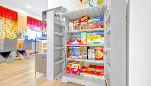 H- Fab Family 5BD 4,5BA NoHo Escape Near Universal with Games, Deck, Parking - Foto 5, Game Room