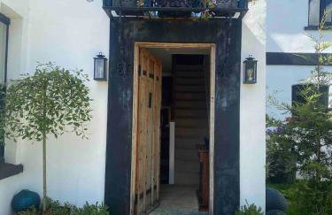 Upper House Stunning Country Home - Photo 21