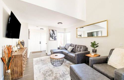 Gorgeous home away from home 3 bed 3 bath W/ pool - Foto 19