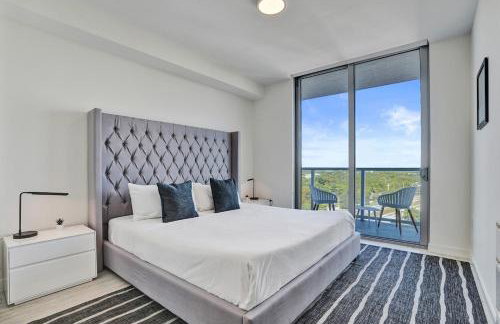 Luxury 2 Bedroom Corner Condo Walk to Design District, Infinity pool with Bay and City views, Gym, Free Parking Spot - Foto 2