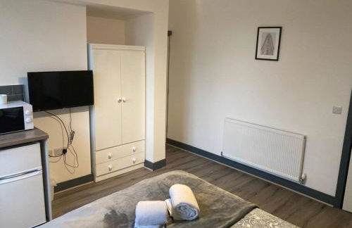 Newly refurbished studio, great location 8 studios - Photo 34