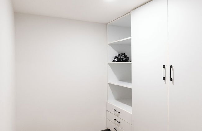 Stones Throw Apartments - Photo 3