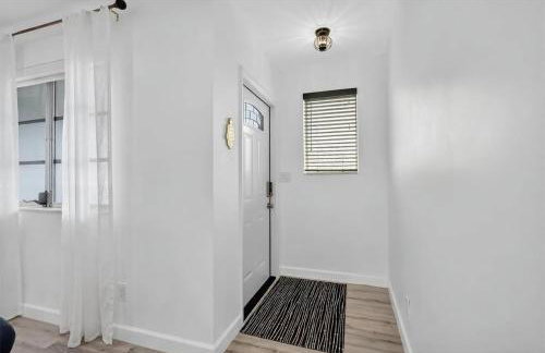 Spacious 3BR Home with Private Pool in Hollywood - Foto 19
