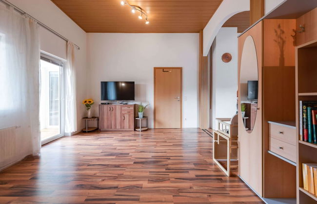 Modern Holiday Home in Pinsdorf With Garden - Photo 38