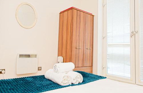 Birmingham City Centre Beautiful Apartment Walking Distance to Bullring Shopping Centre Private Parking - Photo 10