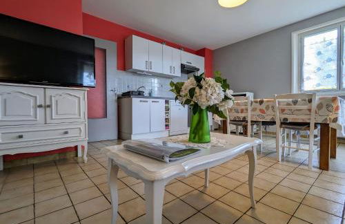 Appartement Spacieux avec Jardin Privatif, Proche du Puy-en-Velay et d'un Golf, WiFi Inclus - FR-1-582-286 - Foto 8