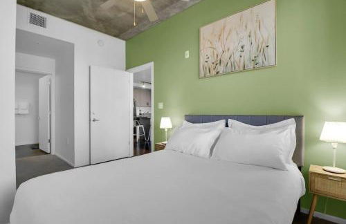 Centric 2BR In HEART of DTPHX Free Garage Parking - Foto 20