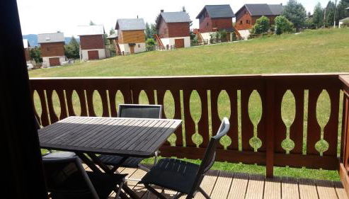 CHEZ LYLi & COMPAGNIE, PISCINE, JACCUZZI, SALLE DE SPORT - Foto 3