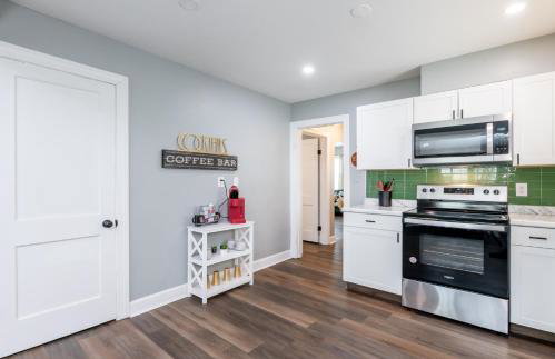 The Lucky Horseshoe 4BR Derby Side Retreat - Foto 14