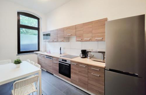 Tolstov Apartments - City Apartments with 2 , 3 and 6 Rooms - 15 Min to Messe DUS and Old Town DUS - Foto 37