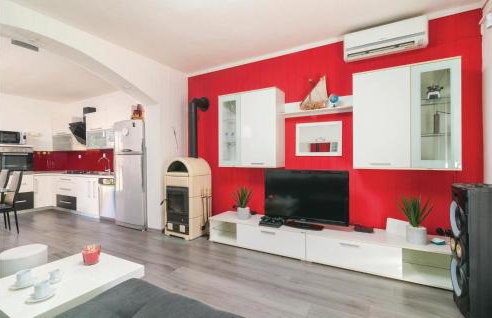 Beautiful Home In Srinjine With Sauna - Photo 3