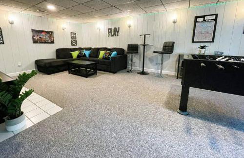 Private & Convenient-Hot tub-Fire Pit-Game room! - Photo 12