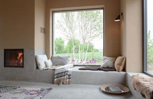 Architectural Gem On The Cornfield - Photo 18