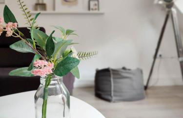 Flair Apartments 'FACHWERK & FLAIR' - Altstadt-Apartment 78 qm für Urlaub oder Geschäftsreise, Innenstadtlage, ruhig, modern, 900 m Bahnhof, 24 Std Check-in, WLAN, Streaming, Küche, Regendusche, 2 x Doppelbett, direkt am neuen Markt in der Altstadt - Foto 19