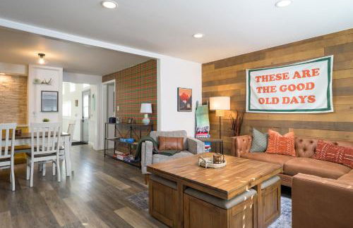 Cozy Family Retreat with Yard - Walk to Olde Town - Foto 1