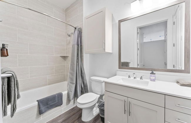 Prime West Downtown Studio w Washer Dryer - Foto 11