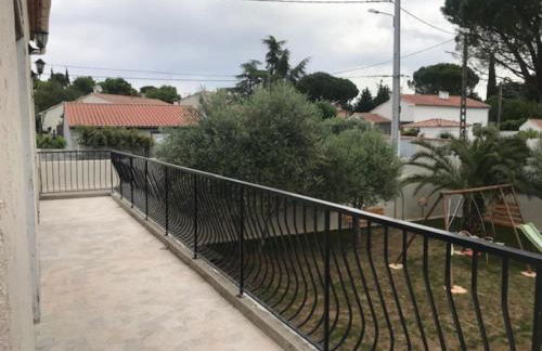 Haut de maison tout confort avec jardin et balcons - Foto 15