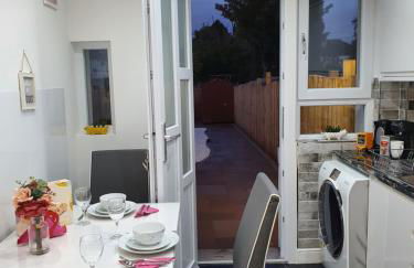 Glasgow Comfortable and Modern 3 Bedroom Mid Terraced Villa - Foto 21