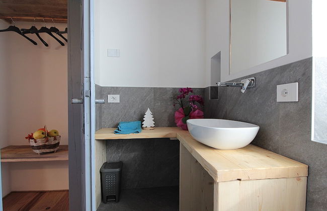 Baita Tersilia Near Lake And Mountain - Photo 30