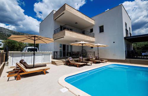 Elegant Holiday House 3D by the Sea with pool and included breakfast - Photo 11