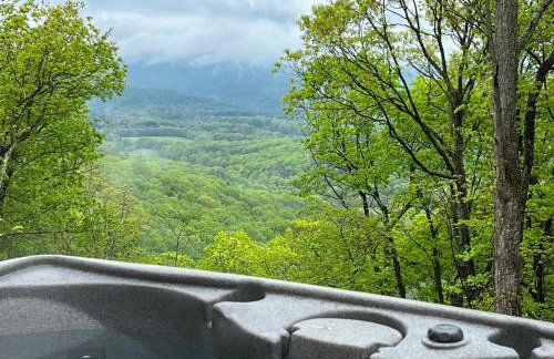 Hideaway Tiny Cabin, Hot Tub, View, Firepit - Foto 4